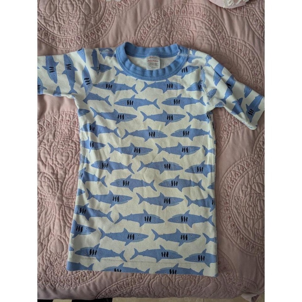 Hanna Andersson‎ Size 8 Shark Shirt